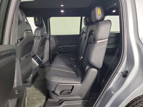 Used 2024 Rivian R1S Adventure AWD/4WD image 21