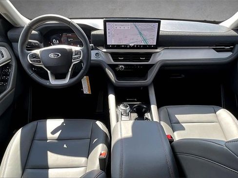 New 2025 Ford Explorer Active w/ Active Comfort Package image 5