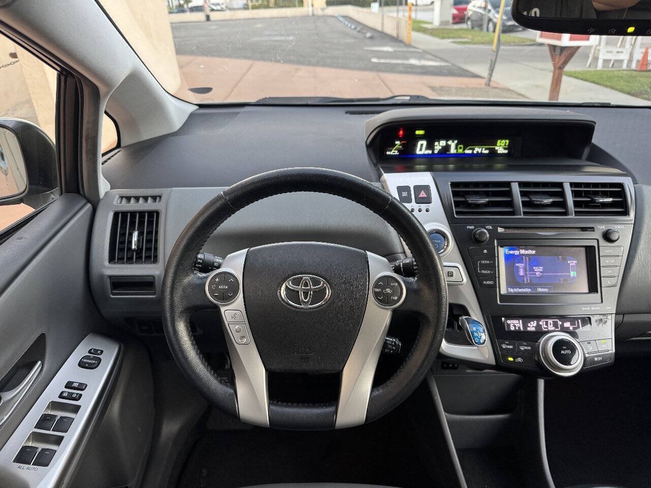 Used 2014 Toyota Prius V Five FWD image 11