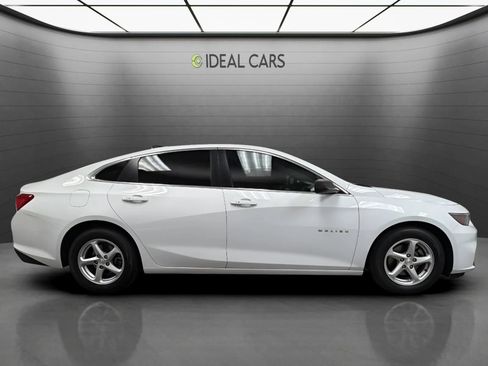 Used 2017 Chevrolet Malibu LS w/ LPO, Convenience Package 2 FWD image 4