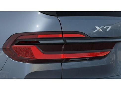 New 2027 BMW X7 xDrive40i w/ Executive Package AWD/4WD image 8