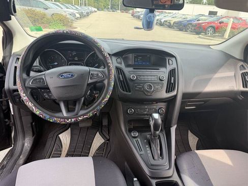 Used 2016 Ford Focus SE FWD image 5