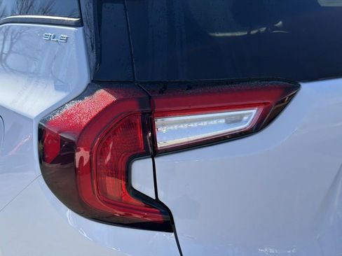 Used 2023 GMC Terrain SLE w/ Driver Convenience Package image 12