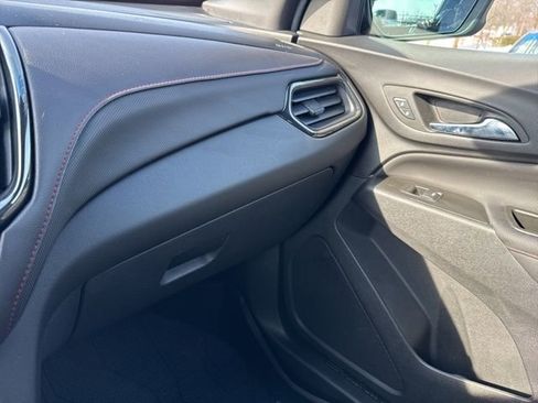 Used 2022 Chevrolet Equinox RS w/ LPO, Floor Liner Package image 10