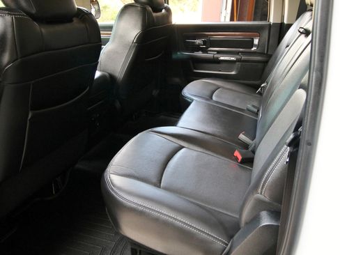 Used 2015 RAM 2500 Laramie w/ Convenience Group AWD/4WD image 45