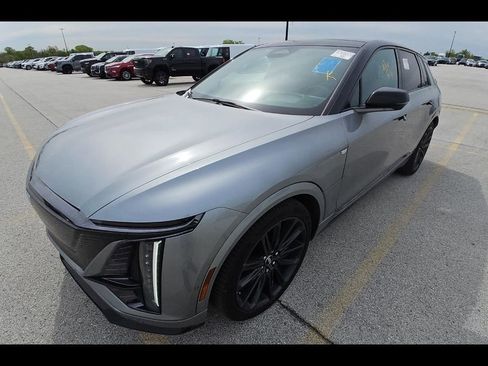 Used 2026 Cadillac Lyriq V w/ LPO, Floor Liner Package AWD/4WD image 6