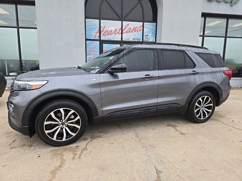 Used 2022 Ford Explorer ST-Line image 4