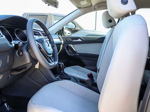Used 2020 Volkswagen Tiguan S image 18