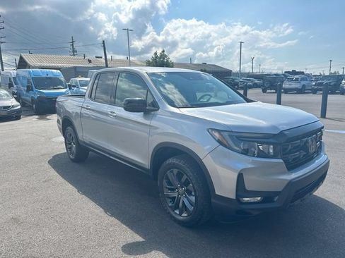 Used 2024 Honda Ridgeline Sport image 11
