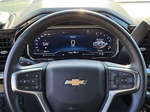 Used 2025 Chevrolet Silverado 2500 LT w/ Convenience Package image 14
