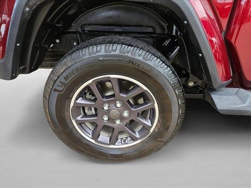 Used 2021 Jeep Gladiator Overland image 26