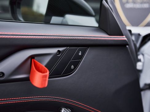 Used 2025 Porsche 911 GT3 RS w/ Weissach Package image 39