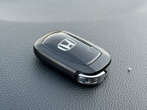 Certified 2025 Honda HR-V Sport image 10