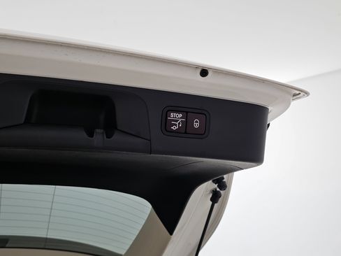 Used 2018 Mercedes-Benz GLC 300 4MATIC image 26