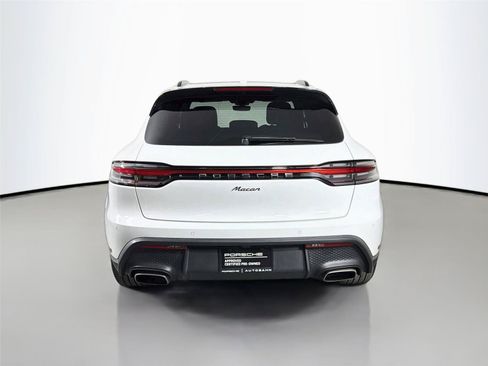 Certified 2022 Porsche Macan AWD/4WD image 6