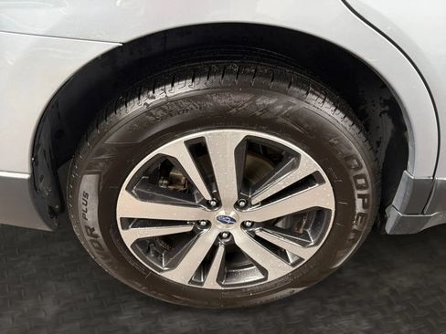 Used 2019 Subaru Outback 2.5i Limited AWD/4WD image 39