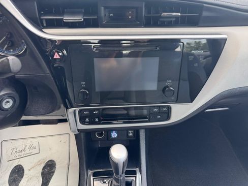 Used 2017 Toyota Corolla LE FWD image 12