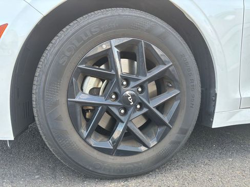 Used 2025 Kia K5 LXS FWD image 29