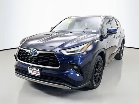 Used 2020 Toyota Highlander Platinum image 3