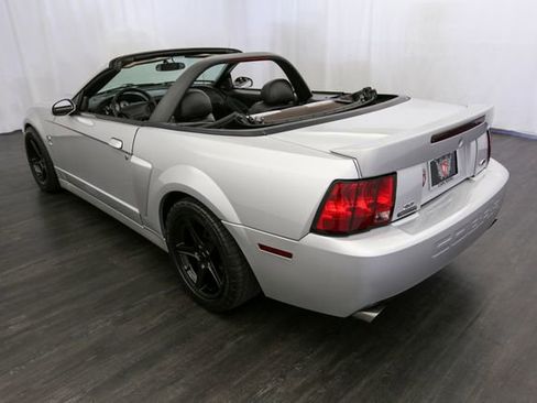 Used 2004 Ford Mustang Cobra RWD image 11