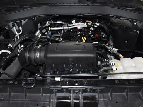 Used 2022 Ford Explorer XLT w/ Equipment Group 202A image 10