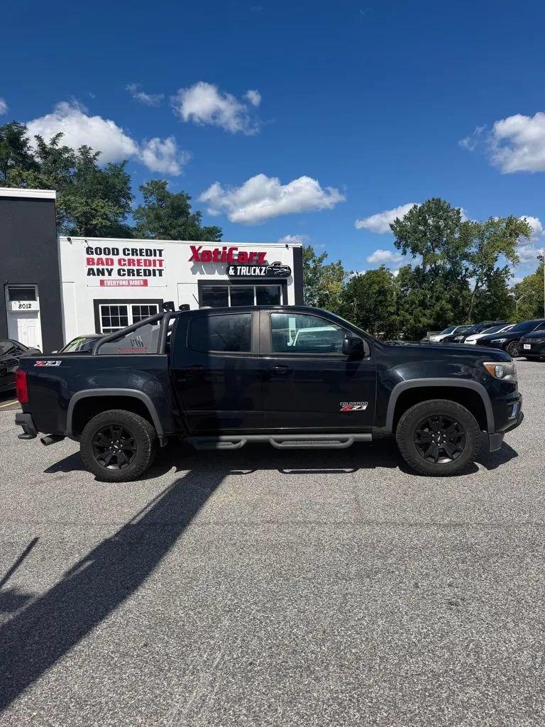Used 2017 Chevrolet Colorado Z71 w/ Z71 Midnight Edition AWD/4WD image 1