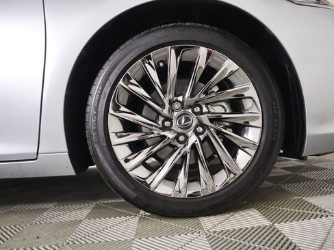 Used 2025 Lexus ES 350 Luxury image 32