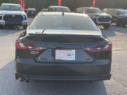 Used 2026 Toyota Camry SE image 3