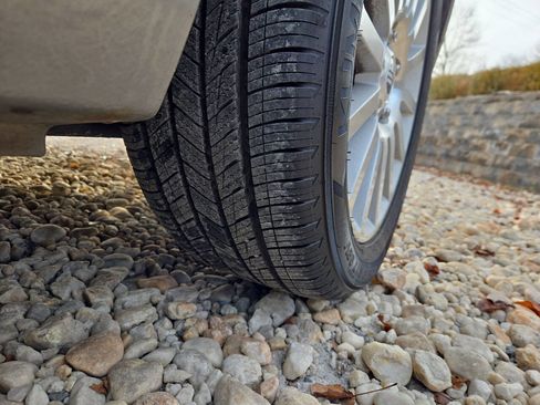 Used 2009 Mercury Milan Premier image 12