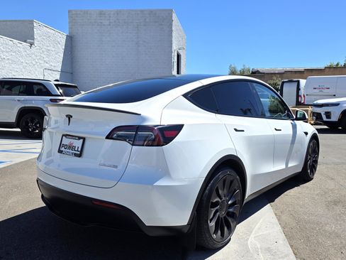 Used 2023 Tesla Model Y Performance AWD/4WD image 5