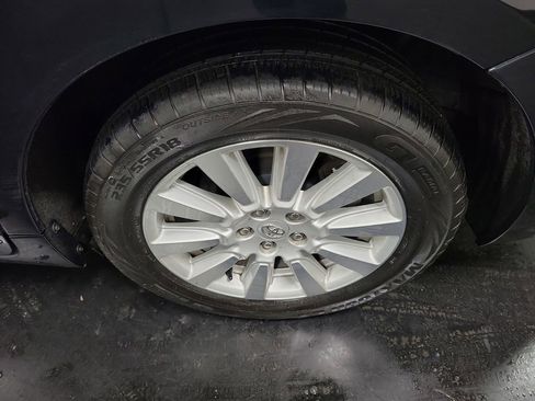 Used 2017 Toyota Sienna XLE Premium image 10