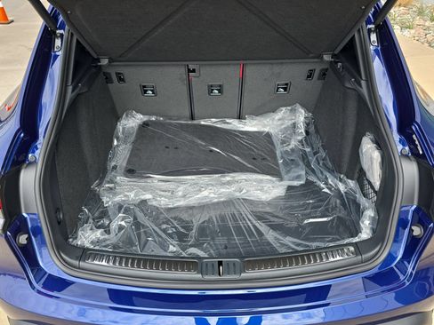 Used 2026 Porsche Macan AWD/4WD image 24