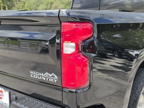 Used 2021 Chevrolet Silverado 1500 High Country w/ Technology Package AWD/4WD image 10