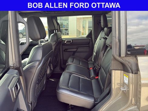 Used 2025 Ford Bronco Badlands AWD/4WD image 11
