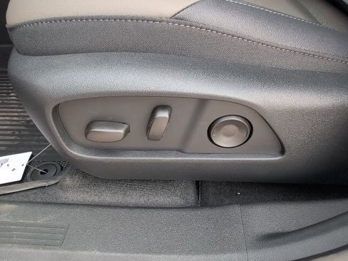 New 2026 Chevrolet Equinox LT w/ Convenience Package II image 14