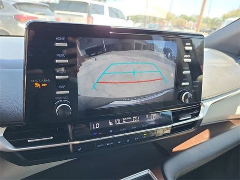 Used 2024 Toyota Sienna XLE image 23