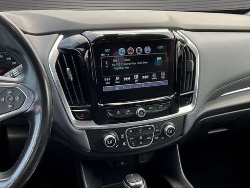 Used 2019 Chevrolet Traverse LT FWD image 9