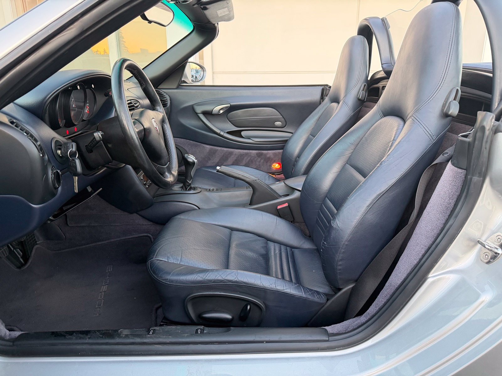 Used 2001 Porsche Boxster RWD image 16