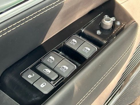 Used 2024 Jeep Grand Wagoneer L 4WD image 41