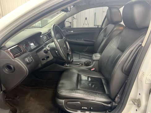 Used 2012 Chevrolet Impala LTZ FWD image 19