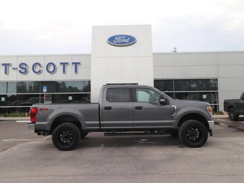Used 2022 Ford F250 XLT w/ FX4 Off-Road Package AWD/4WD image 16