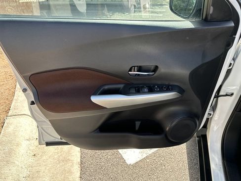 Used 2019 Nissan Kicks SR w/ Exterior Package FWD image 16