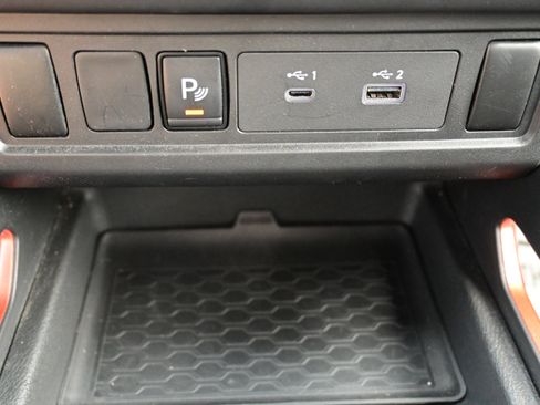 Used 2024 Nissan Frontier PRO-4X w/ Technology Package image 29