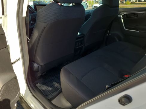 Used 2025 Toyota RAV4 LE AWD/4WD image 20