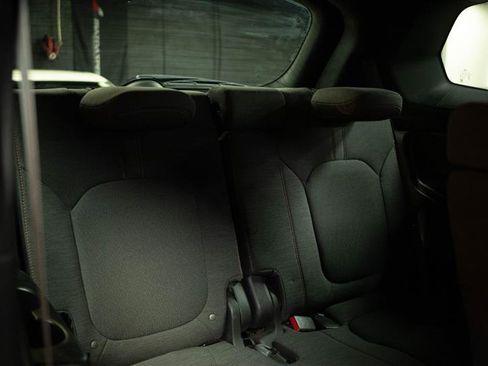 Used 2023 Honda Pilot Sport image 17