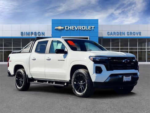 Used 2025 Chevrolet Colorado Z71 w/ Midnight Edition image 1