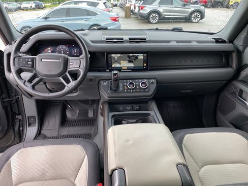 Used 2024 Land Rover Defender 110 X-Dynamic SE AWD/4WD image 30