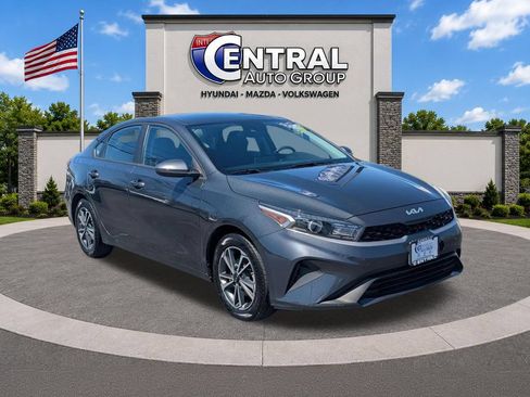 Used 2023 Kia Forte LXS FWD image 1