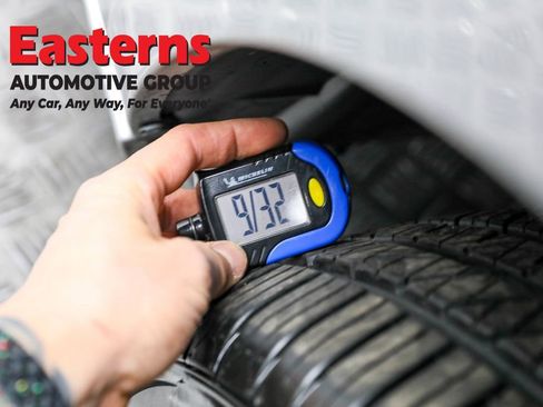 Used 2023 Chrysler 300 S image 29