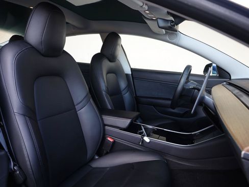Used 2018 Tesla Model 3 Long Range RWD image 25